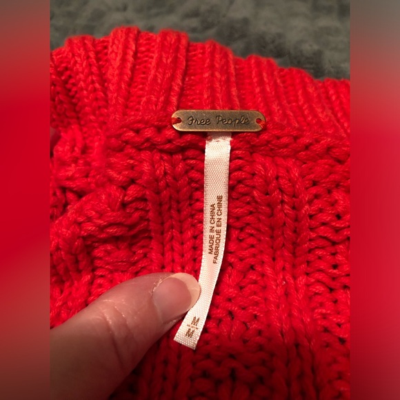 FREE PEOPLE NWOT Traveler Cable Pullover sweater MEDIUM in fiery red - Picture 2 of 6